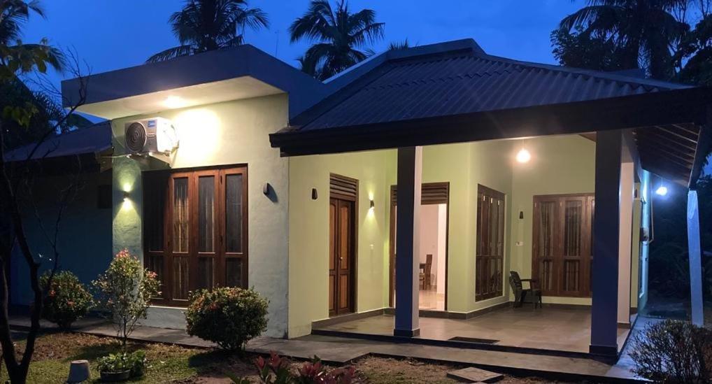 The Paramount Lodge Polonnaruwa Exterior photo